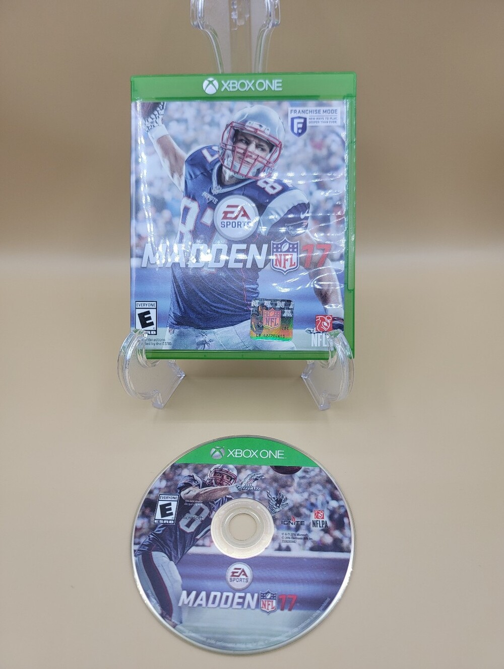 Madden NFL 17 Football Xbox One EA Sports Gronkowski Cover Licensed No Manual